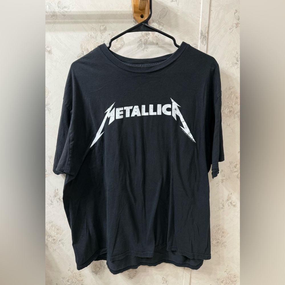 Men’s graphic tee